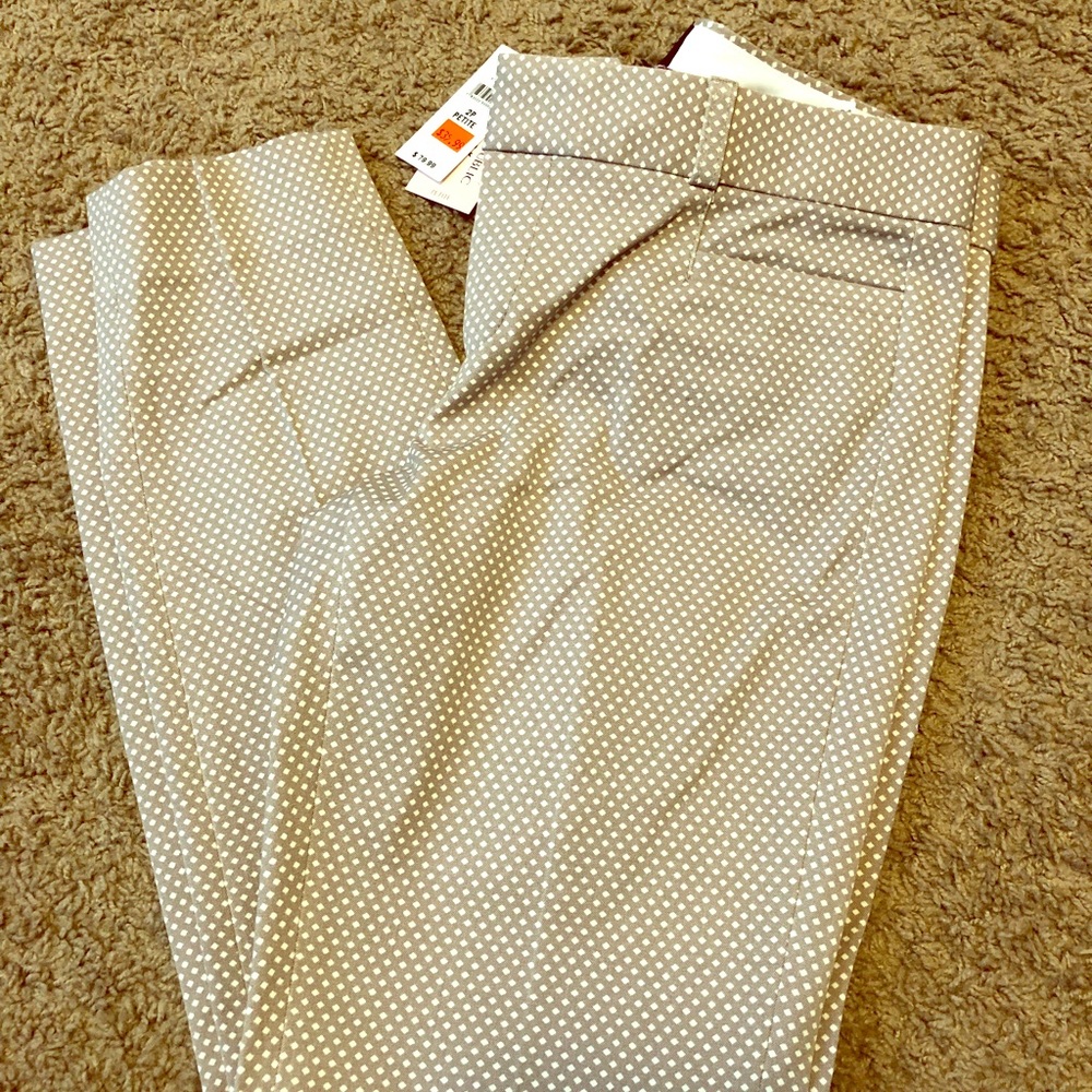 Banana Republic Sloan Fit. Size 2P. Polka dot!